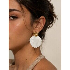 ✨ White Shell Starfish Drop Earrings Gold Tone Coastal Statement Jewelry